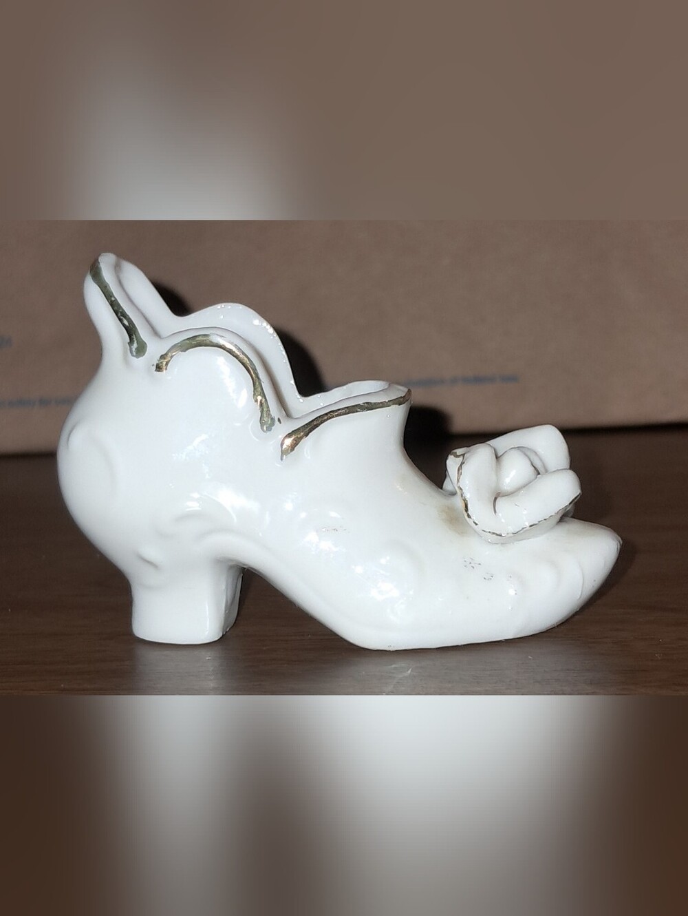 White Ceramic Decorative High-Heel Shoe with Rose Accent